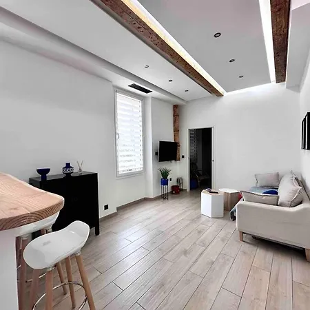 Brand New Flat By The Beach, In Old Town דירה *