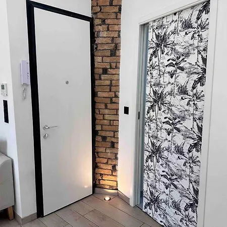 Brand New Flat By The Beach, In Old Town *